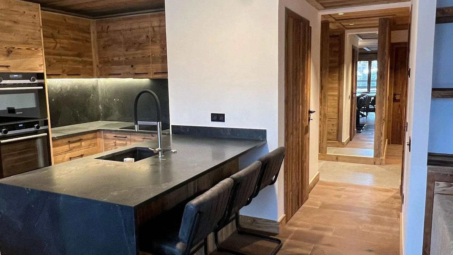 Val D'Isere: Appartement 3 Chambres, 6 Pers, Parking, Wifi - Fr-1-519-39 0*, Val-dʼIsère